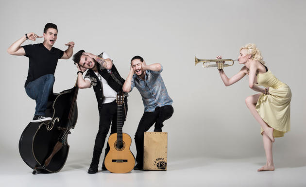 Contratar a Jenny and The Mexicats